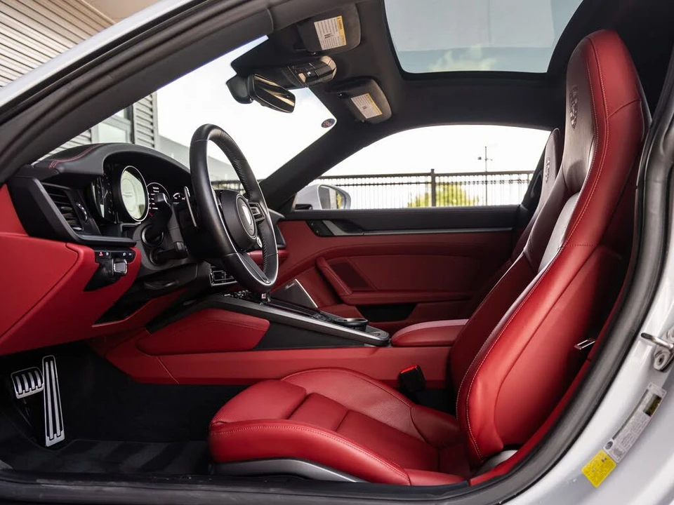 2023 Porsche 992 Carrera 4 - Image 27 of 31