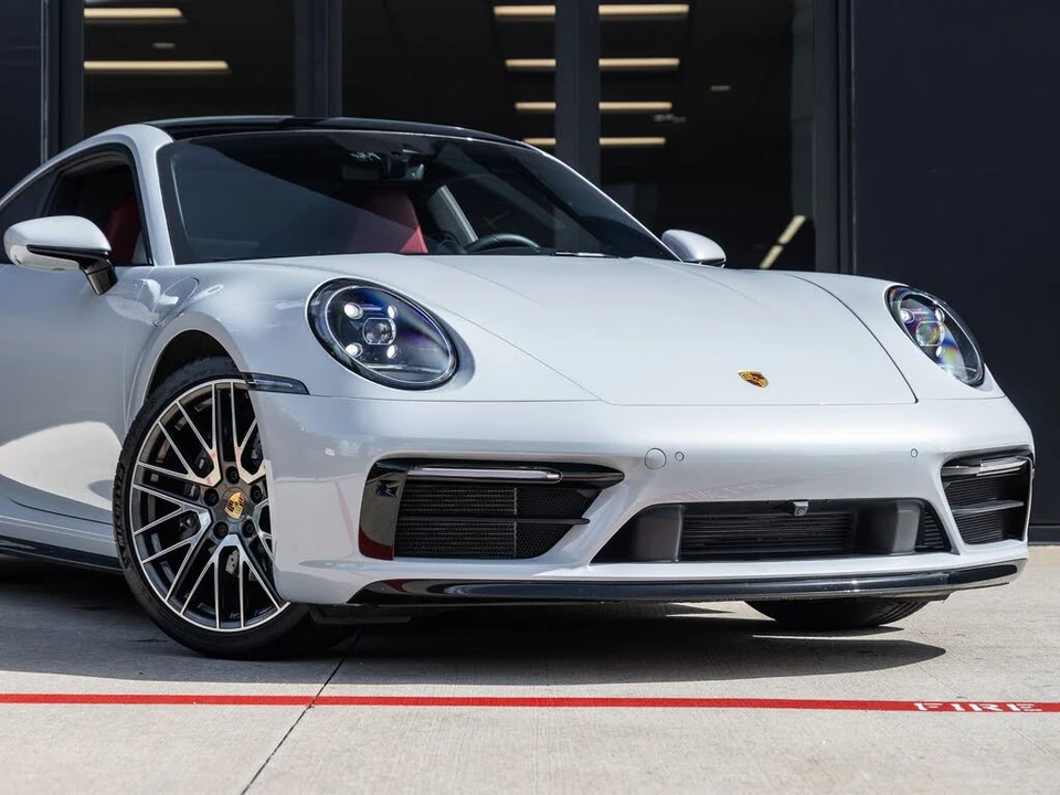 2023 Porsche 992 Carrera 4 - Image 9 of 31