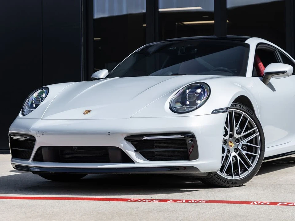 2023 Porsche 992 Carrera 4 - Image 7 of 31