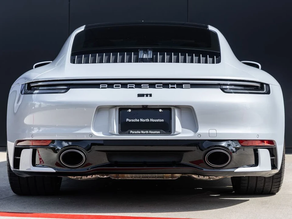 2023 Porsche 992 Carrera 4 - Image 10 of 31