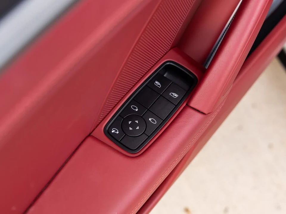 2023 Porsche 992 Carrera 4 - Image 25 of 31