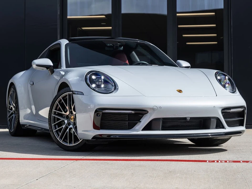 2023 Porsche 992 Carrera 4 - Image 6 of 31