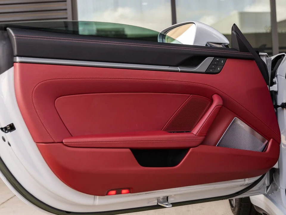2023 Porsche 992 Carrera 4 - Image 23 of 31
