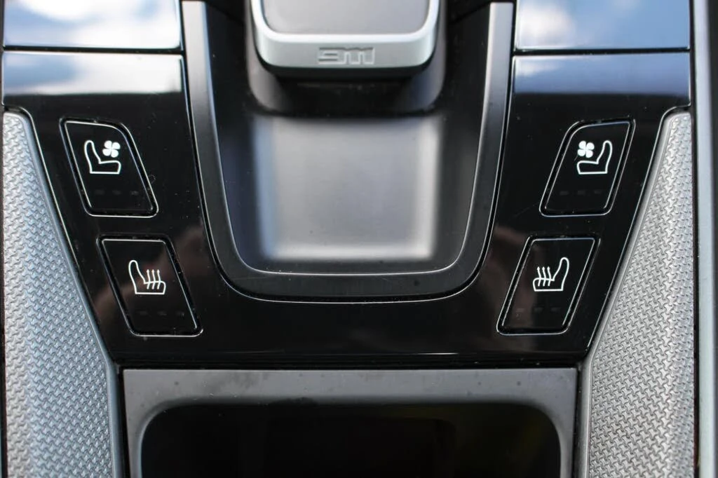 2023 Porsche 992 Carrera 4 - Image 17 of 31