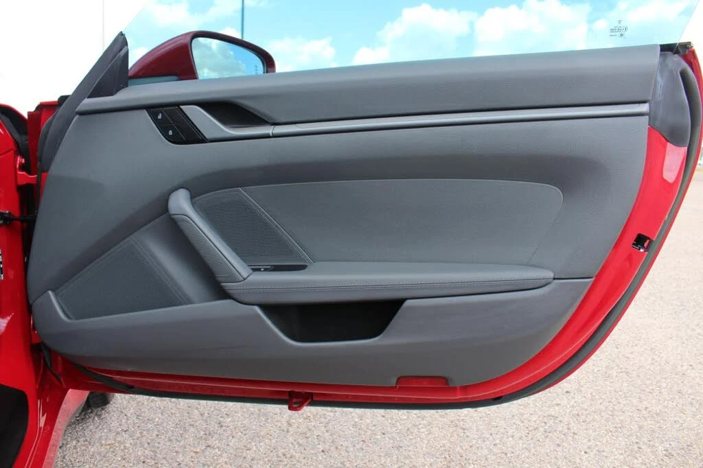 2023 Porsche 992 Carrera 4 - Image 27 of 31