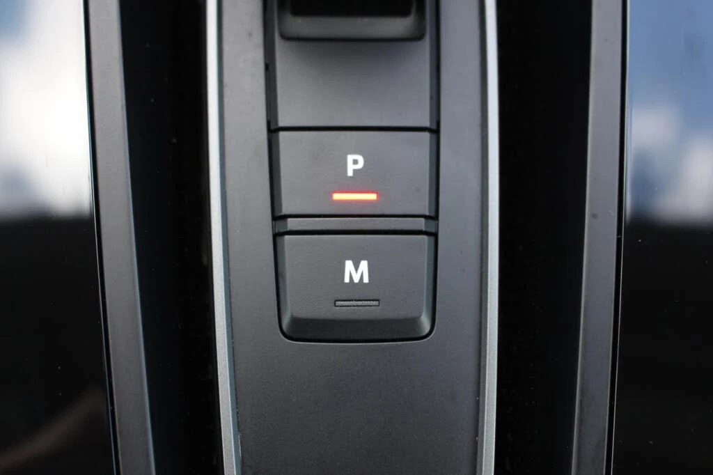 2023 Porsche 992 Carrera 4 - Image 16 of 31