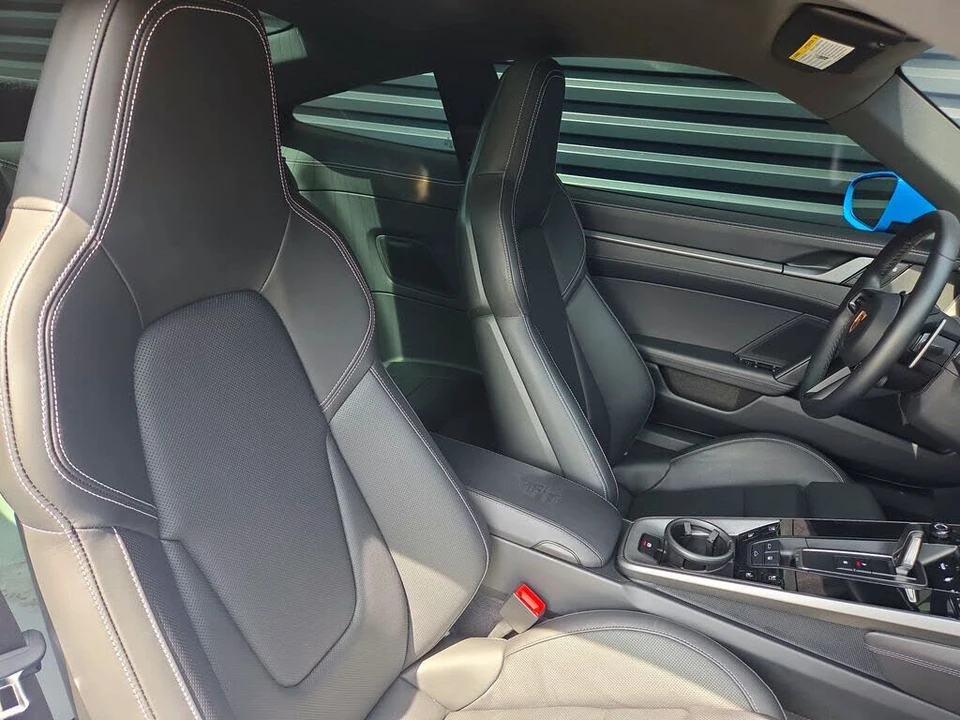 2023 Porsche 992 Carrera 4 - Image 18 of 30