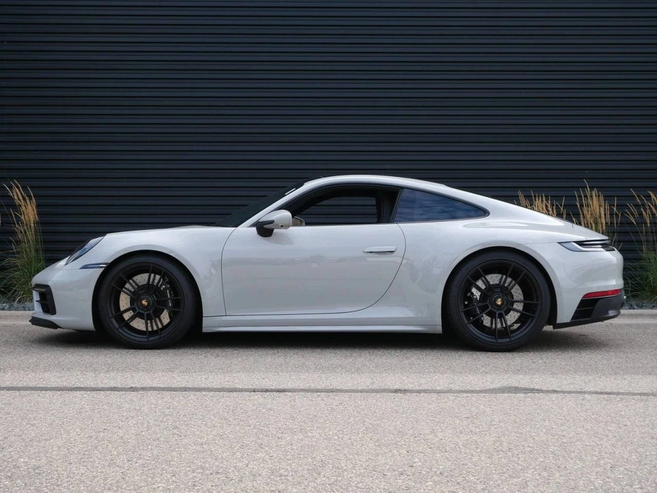 2023 Porsche 911 - Image 2 of 5