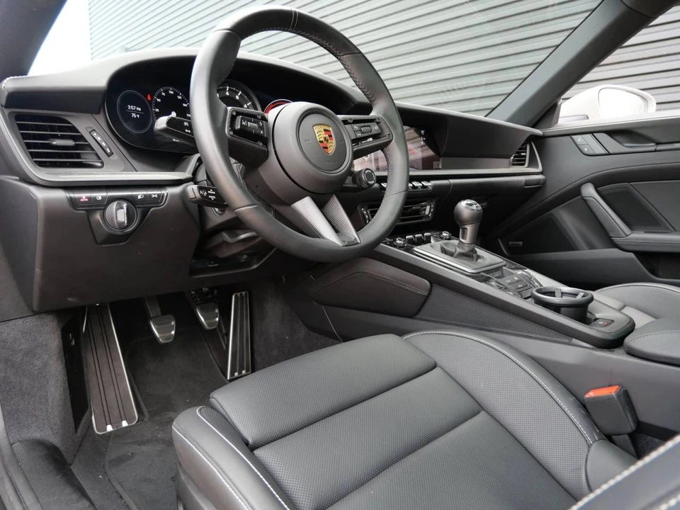 2023 Porsche 911 - Image 4 of 5