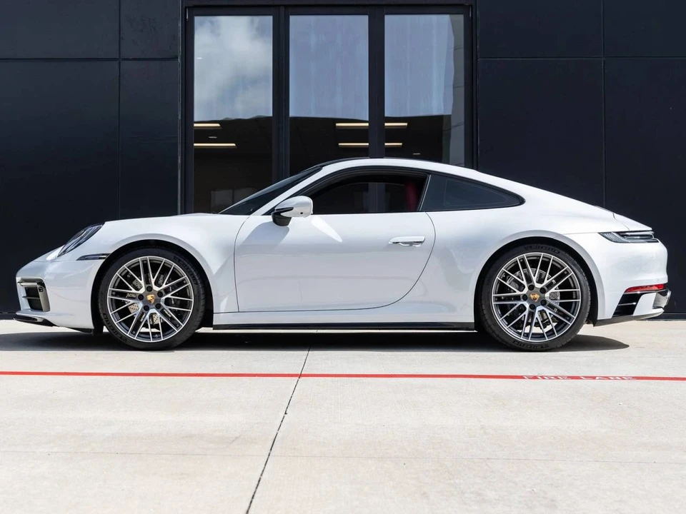 2023 Porsche 992 Carrera 4 - Image 2 of 5