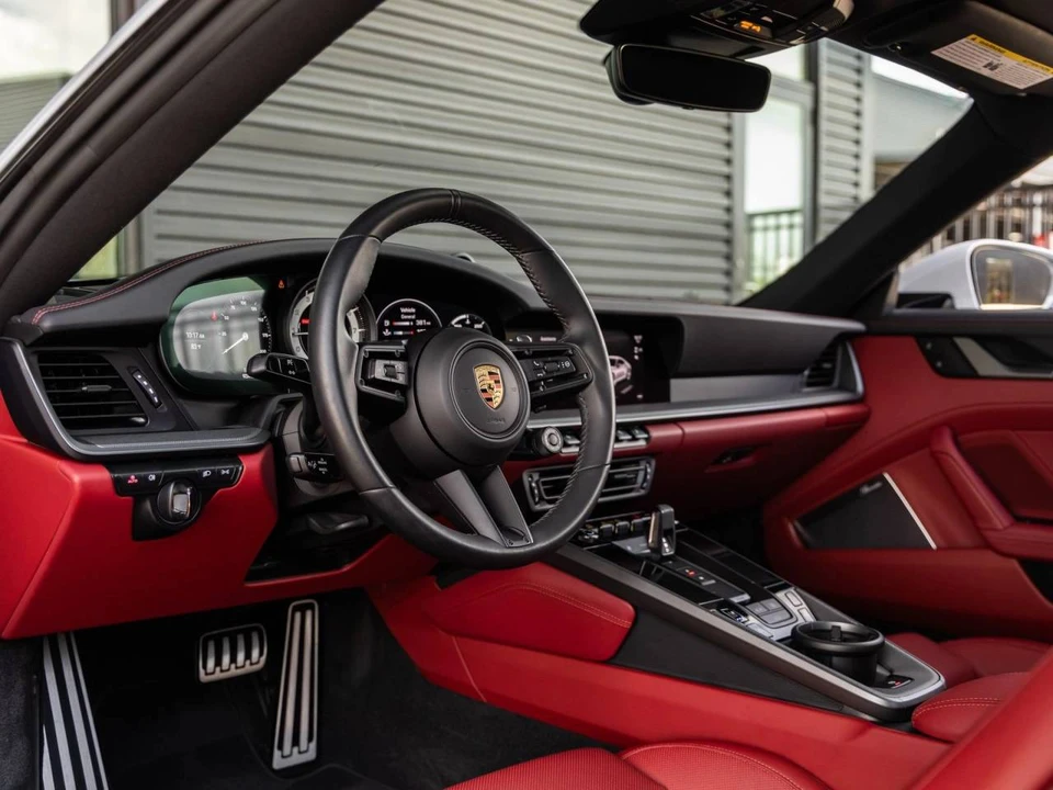 2023 Porsche 992 Carrera 4 - Image 4 of 5