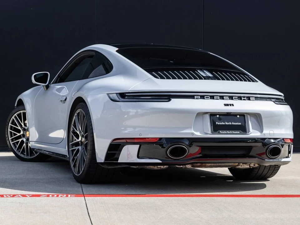 2023 Porsche 992 Carrera 4 - Image 3 of 5