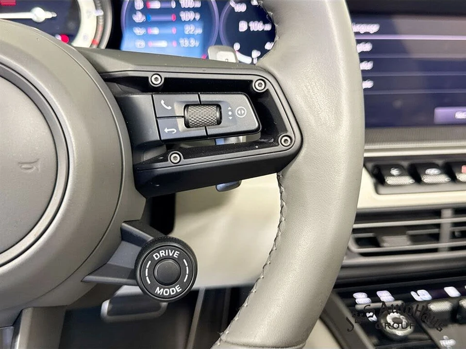 2023 Porsche 992 Carrera 4S - Image 14 of 31