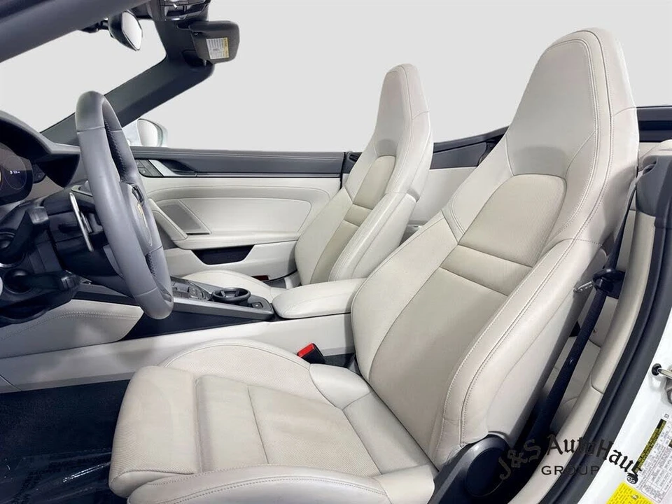 2023 Porsche 992 Carrera 4S - Image 11 of 31