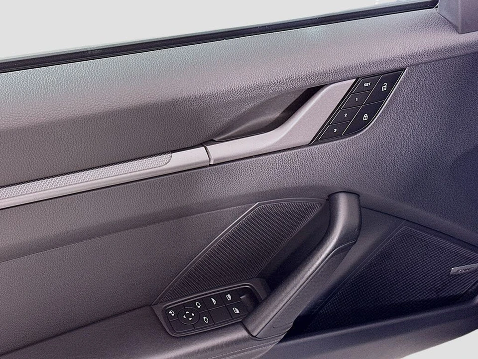2023 Porsche 992 Carrera 4S - Image 19 of 31