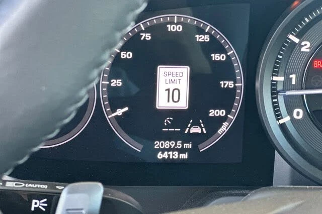 2023 Porsche 992 Carrera 4S - Image 28 of 31