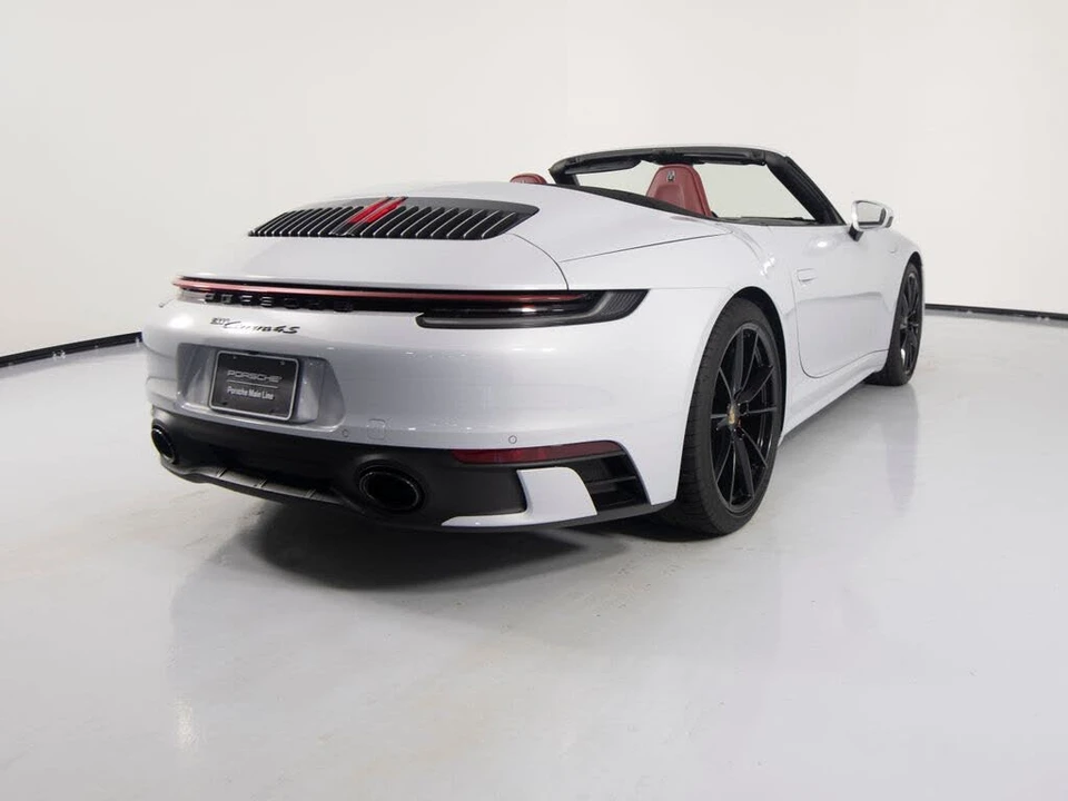 2023 Porsche 992 Carrera 4S - Image 10 of 17