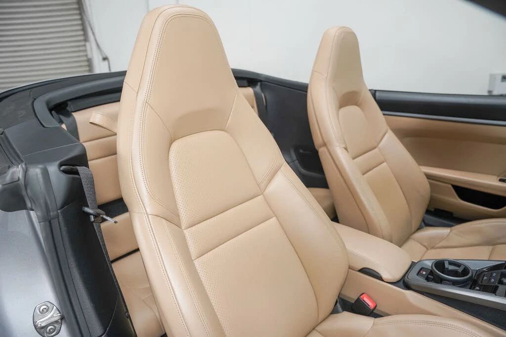 2023 Porsche 992 Carrera 4S - Image 28 of 31
