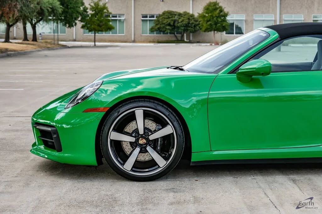 2023 Porsche 992 Carrera 4S - Image 9 of 31