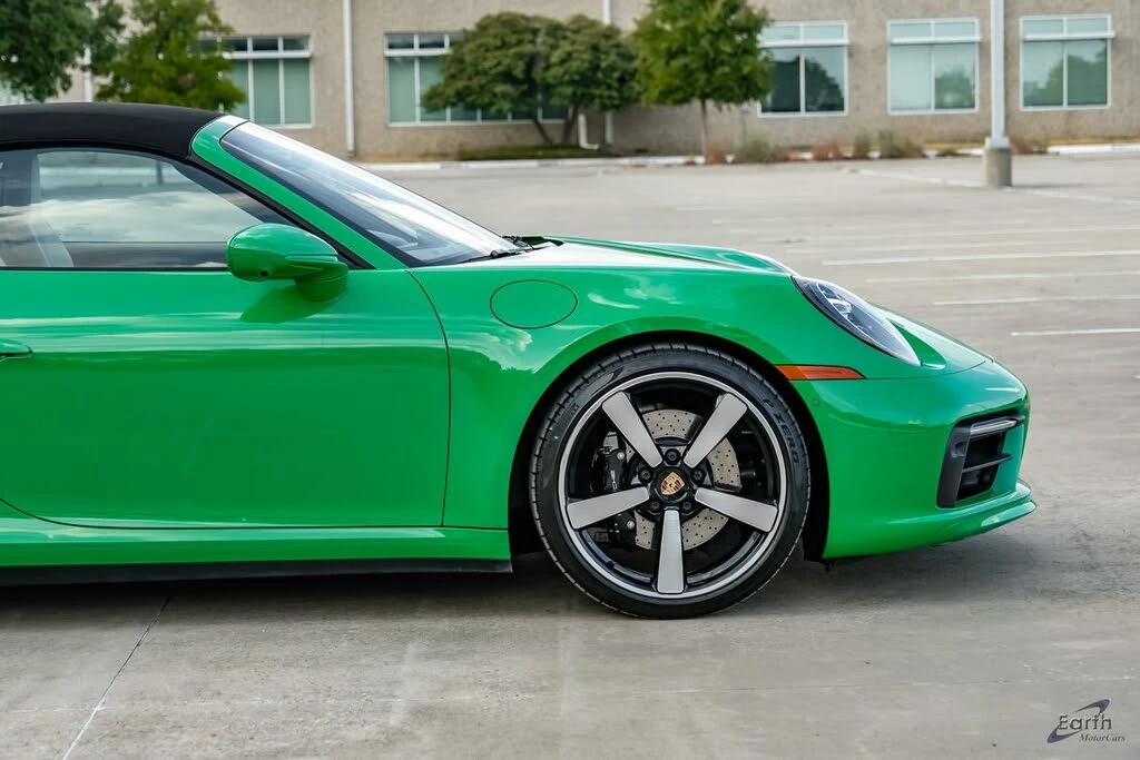 2023 Porsche 992 Carrera 4S - Image 21 of 31