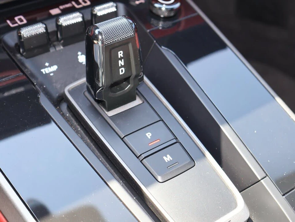 2023 Porsche 992 Carrera 4S - Image 21 of 31