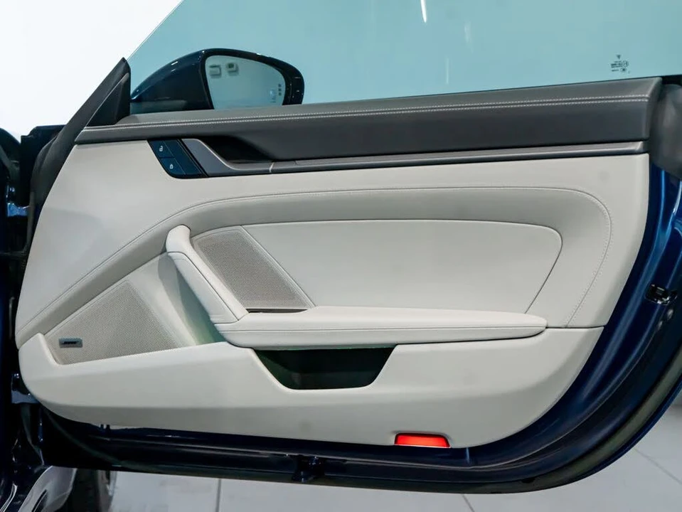 2023 Porsche 992 Carrera 4S - Image 22 of 31
