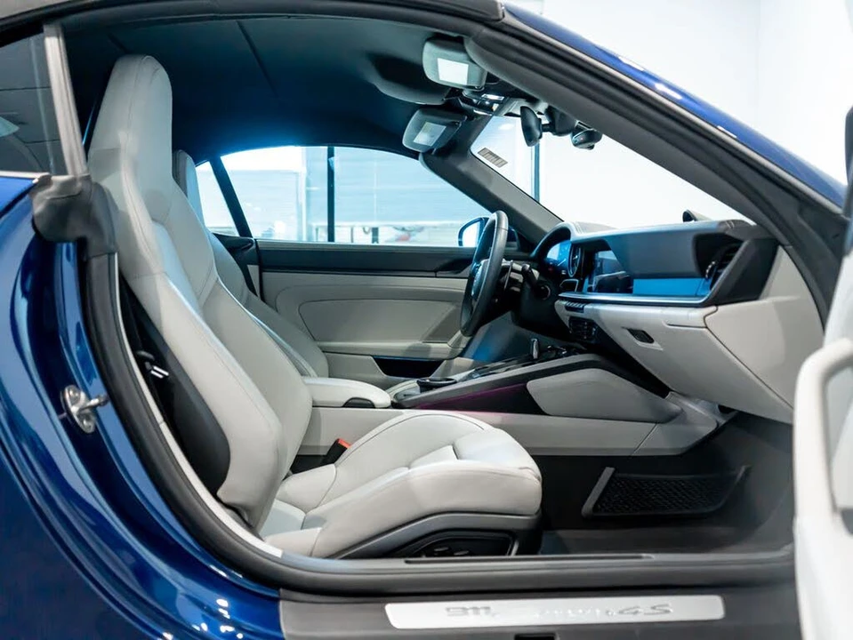 2023 Porsche 992 Carrera 4S - Image 25 of 31