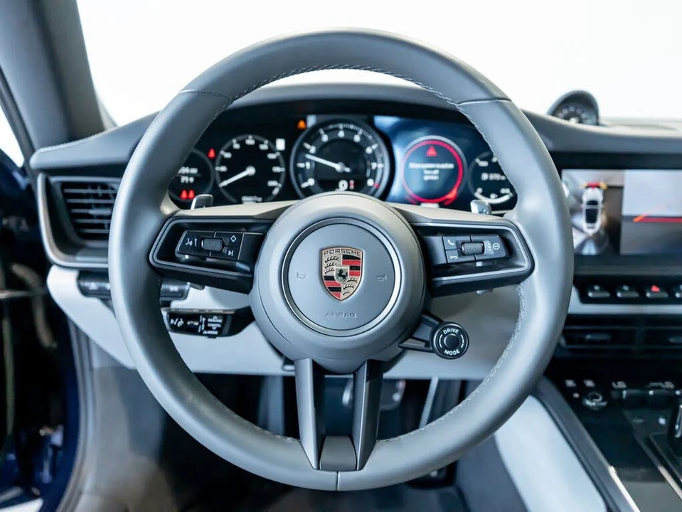 2023 Porsche 992 Carrera 4S - Image 17 of 31
