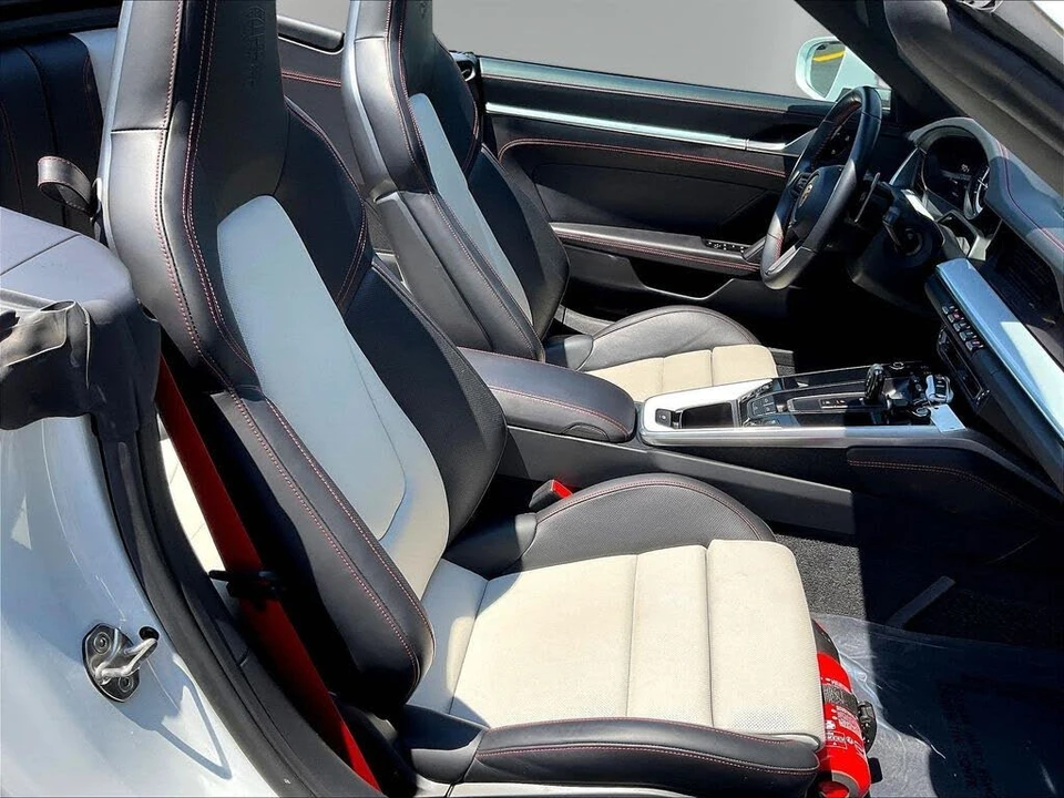 2023 Porsche 992 Carrera 4S - Image 26 of 31