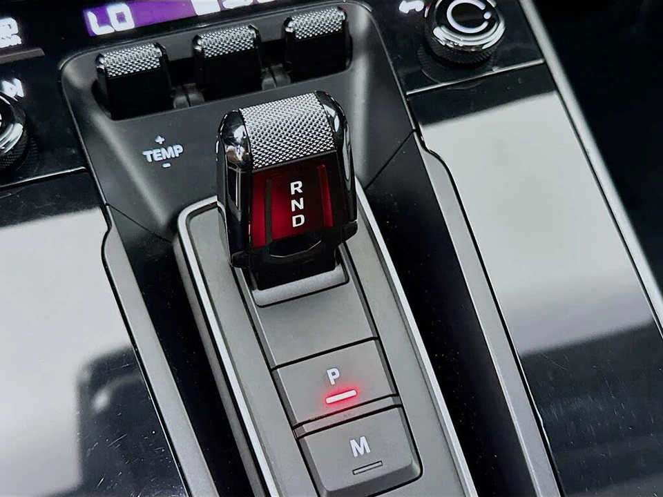 2023 Porsche 992 Carrera 4S - Image 18 of 31