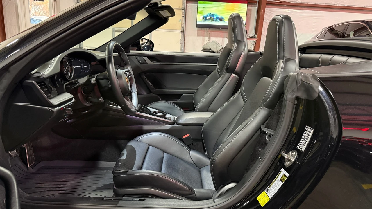 2023 Porsche 992 Carrera 4S - Image 11 of 25