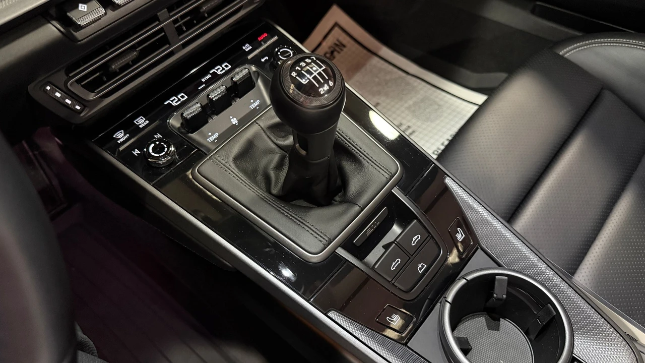 2023 Porsche 992 Carrera 4S - Image 20 of 25