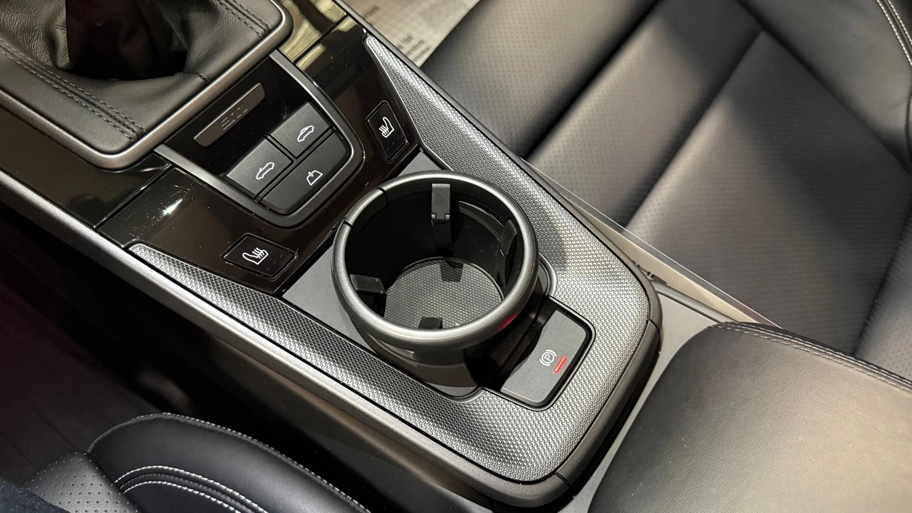 2023 Porsche 992 Carrera 4S - Image 21 of 25