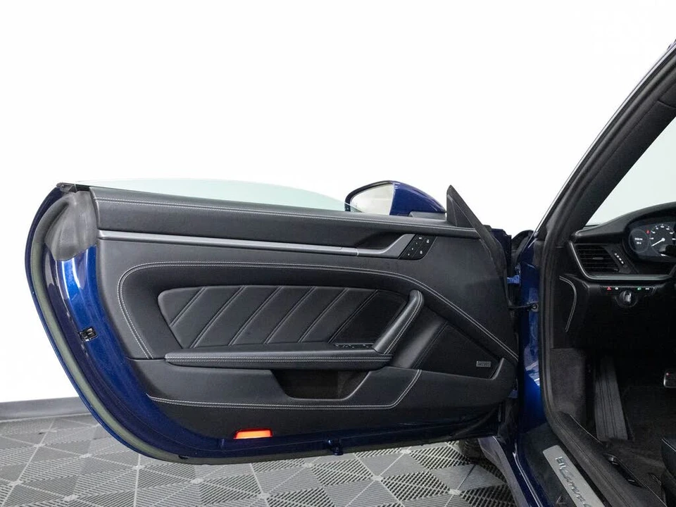 2023 Porsche 992 Carrera 4S - Image 14 of 31