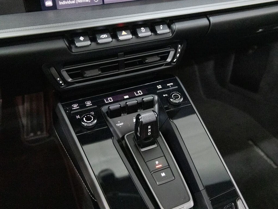 2023 Porsche 992 Carrera 4S - Image 18 of 31