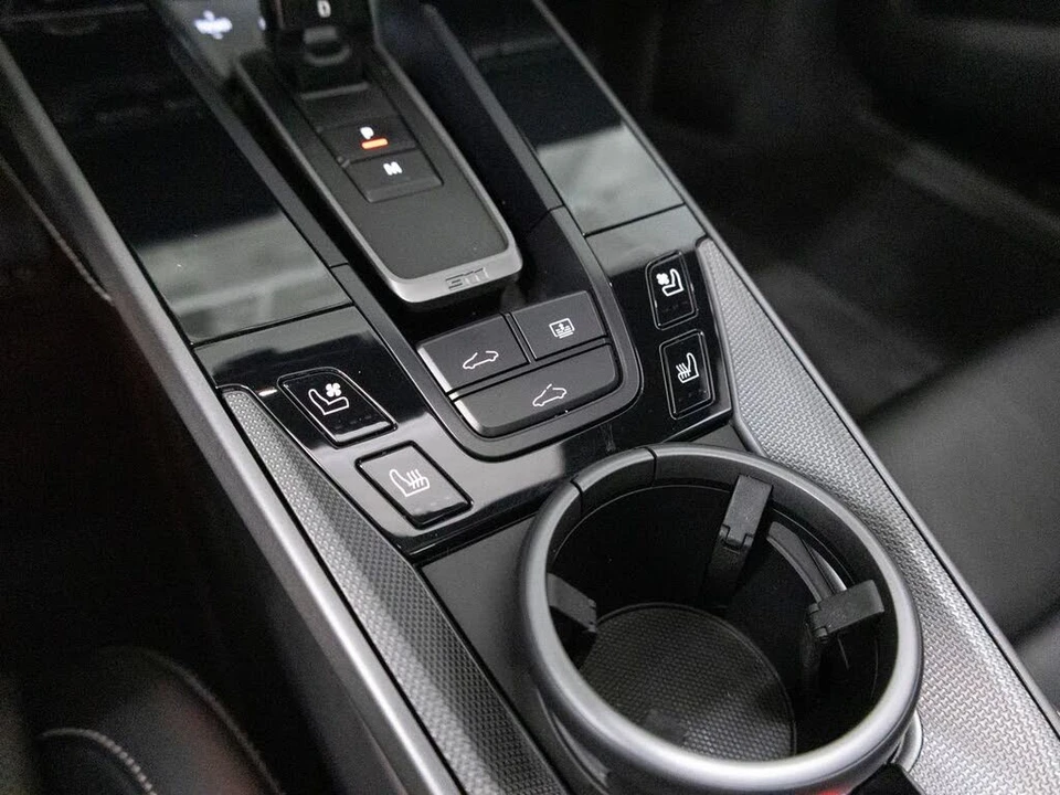 2023 Porsche 992 Carrera 4S - Image 19 of 31