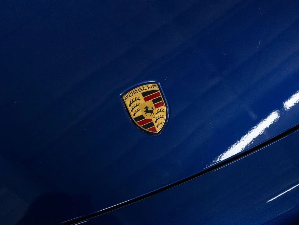 2023 Porsche 992 Carrera 4S - Image 11 of 31