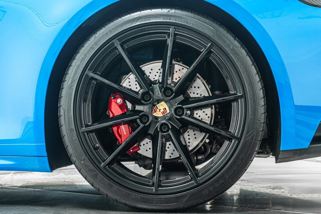 2023 Porsche 992 Carrera 4S - Image 11 of 31