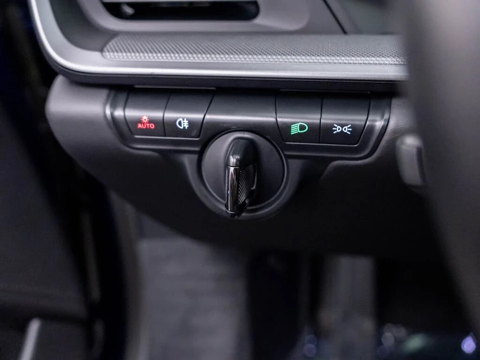 2023 Porsche 992 Carrera 4S - Image 19 of 31