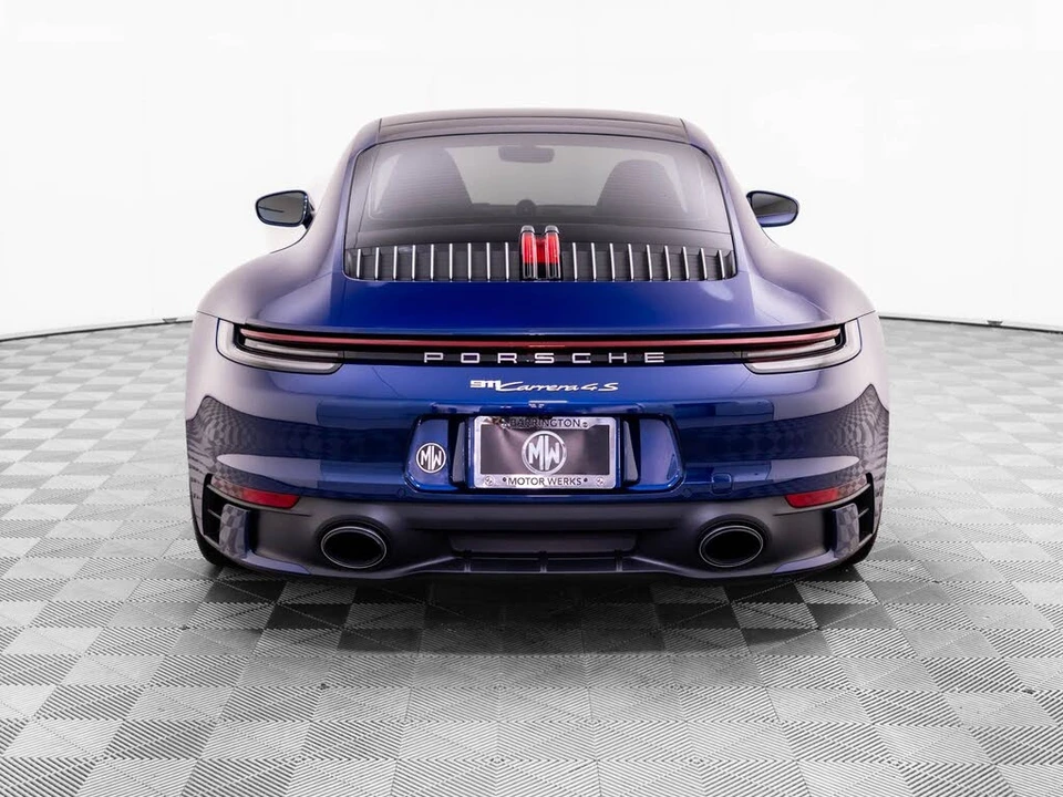 2023 Porsche 992 Carrera 4S - Image 10 of 31