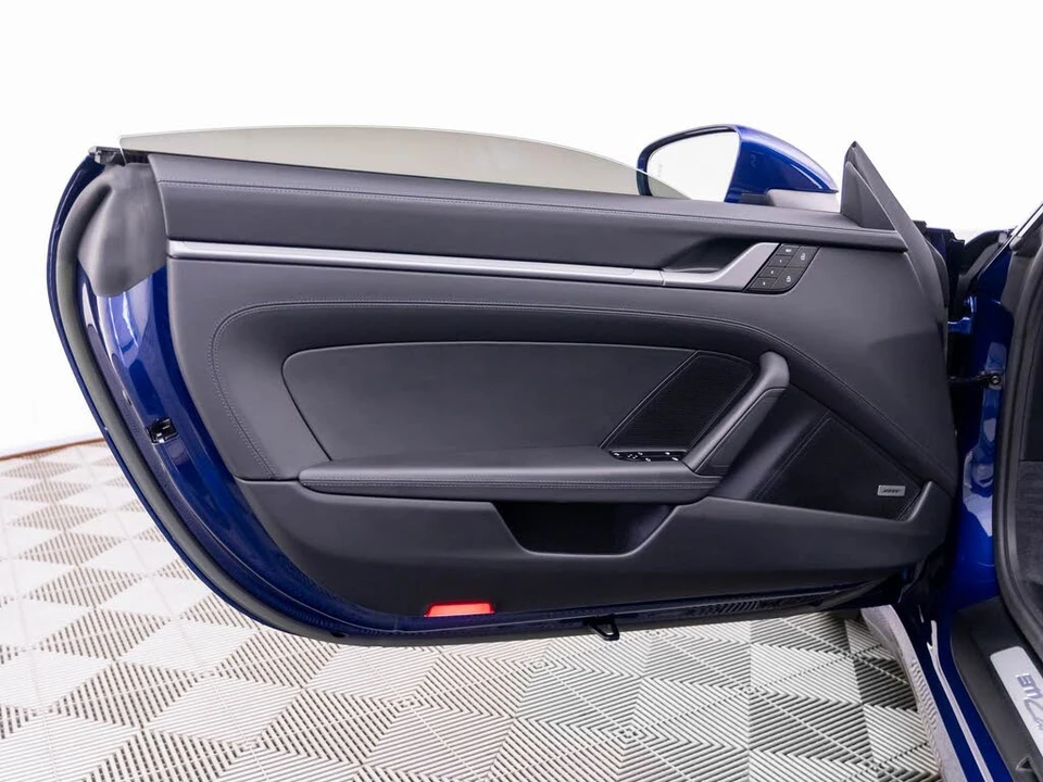 2023 Porsche 992 Carrera 4S - Image 14 of 31