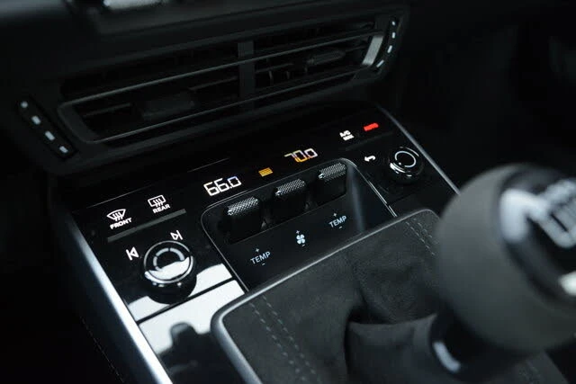 2023 Porsche 992 Carrera 4S - Image 25 of 31