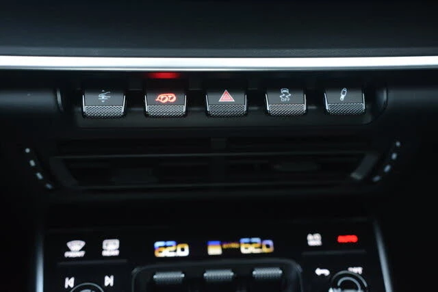 2023 Porsche 992 Carrera 4S - Image 24 of 31