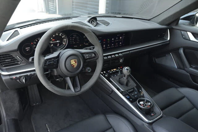2023 Porsche 992 Carrera 4S - Image 18 of 31