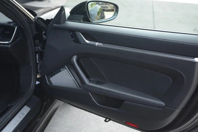 2023 Porsche 992 Carrera 4S - Image 28 of 31
