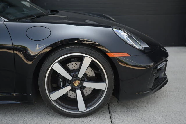 2023 Porsche 992 Carrera 4S - Image 11 of 31