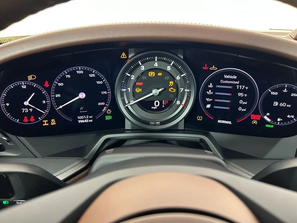 2023 Porsche 992 Carrera 4S - Image 21 of 31