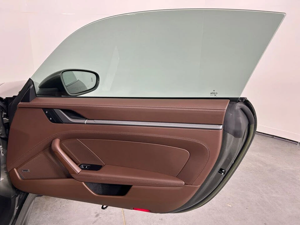 2023 Porsche 992 Carrera 4S - Image 25 of 31