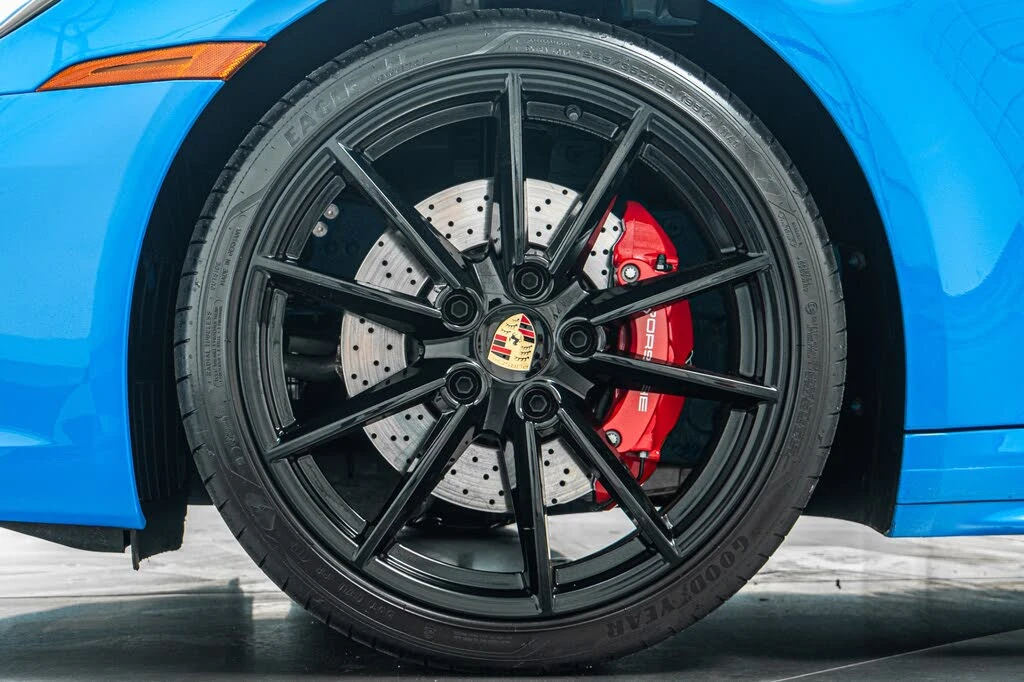 2023 Porsche 992 Carrera 4S - Image 10 of 31