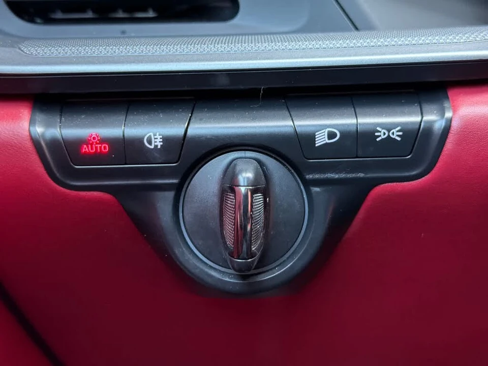 2023 Porsche 992 Carrera 4S - Image 28 of 31